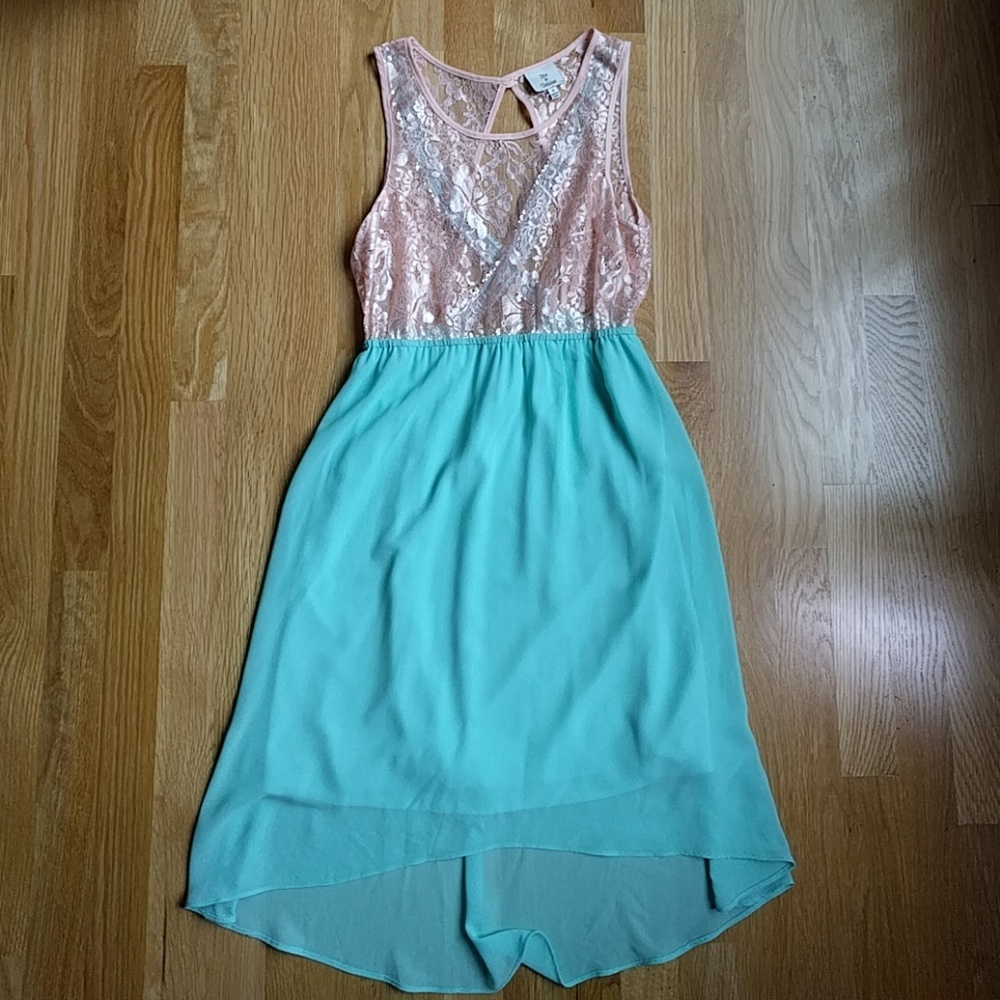 Lace High-Low Dress - Picture 2 of 8